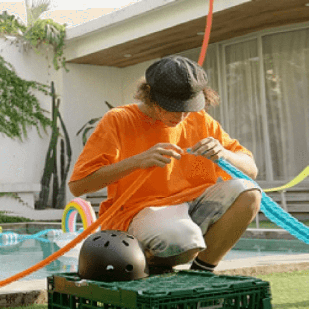 DinoSwift™ Set – Soar with the Anti-Gravity Dinosaur Car